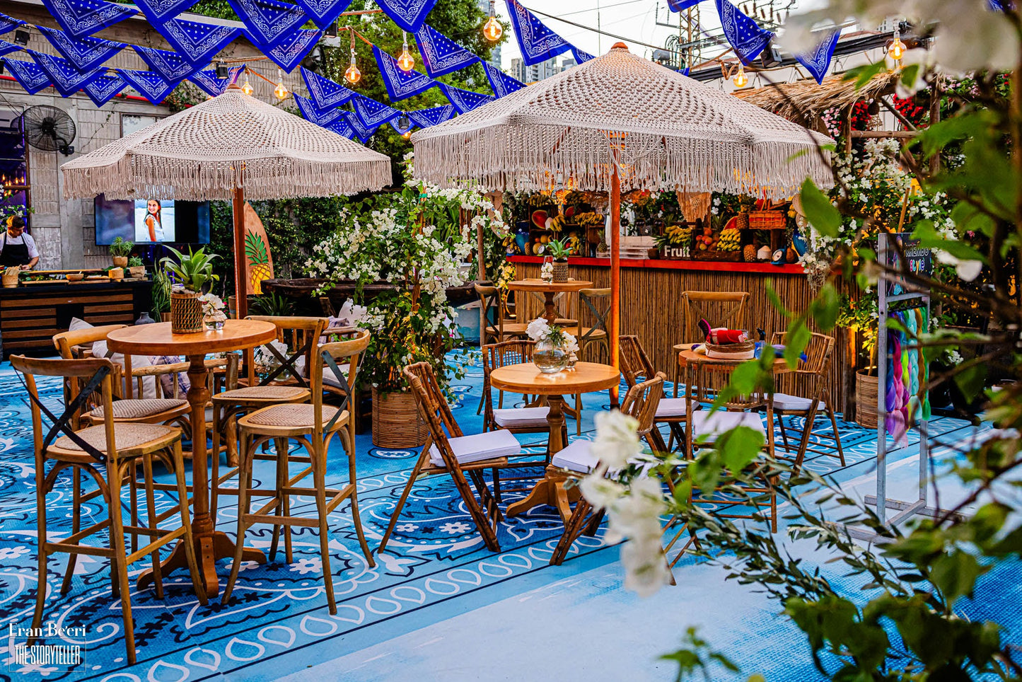 Immersive western space